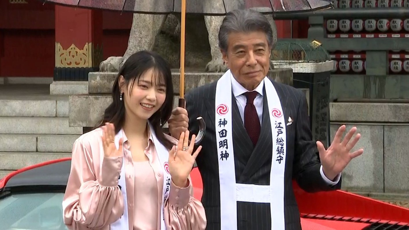 舘ひろし「風邪ひかないように」 西野七瀬や報道陣にダンディーな