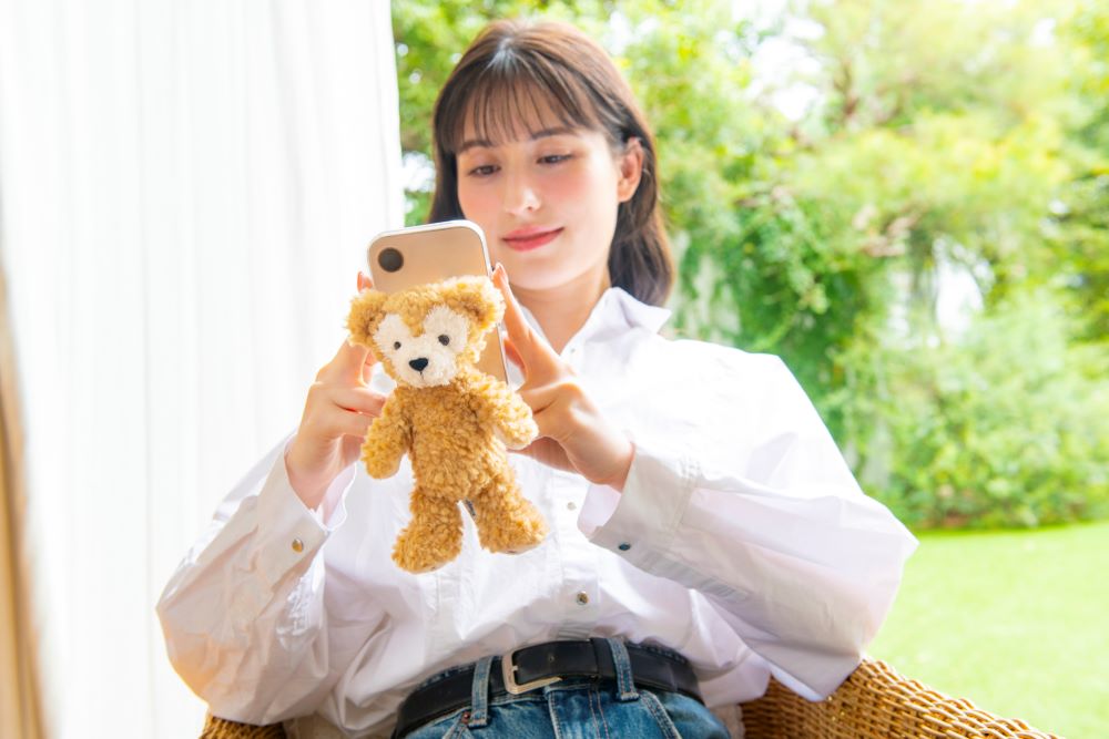 ダッフィーの新グッズ発表「思っていたより大きい」 スマホに ダッフィーの新グッズ発表「思っていたより大きい」 スマホに