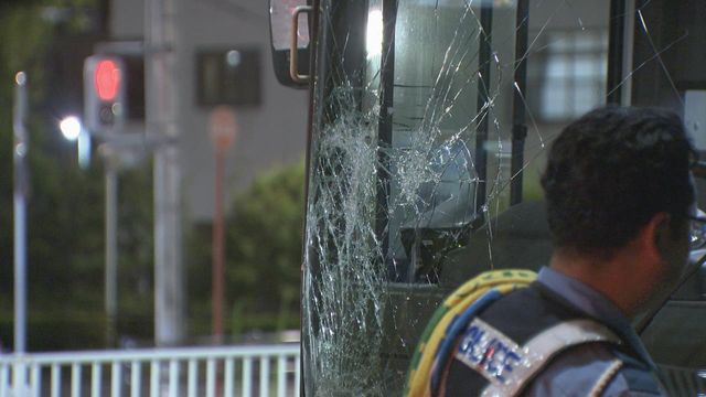 名古屋市営バスと軽ワゴン車が衝突 3人搬送 名古屋・東区