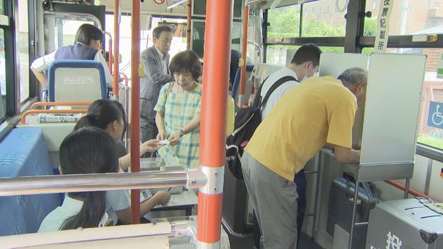 若い世代の投票率アップへ　移動式の期日前投票所が高校に開設　参院選