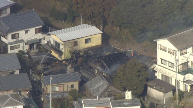 住宅火災 少なくとも3軒が焼ける 1人死亡 三重・鳥羽市