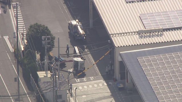 クレーン車が荷下ろし中に横転　男性が下敷きになり死亡　岐阜・各務原市