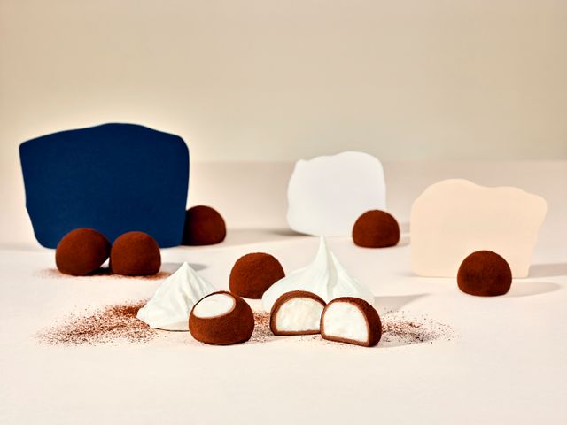 「なぜSNOWSは冬だけ？」アムール・デュ・ショコラの人気スイーツ、おいしさのヒントは“放牧酪農”　循環型再生農場でエコな素材づくり