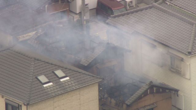 「住宅から黒煙が出ている」2階建ての住宅火災　住人２人の無事確認　愛知・碧南市