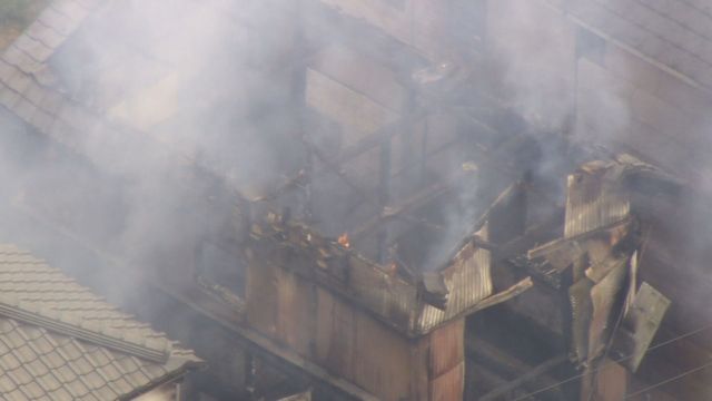 「住宅から黒煙が出ている」2階建ての住宅火災　住人２人の無事確認　愛知・碧南市