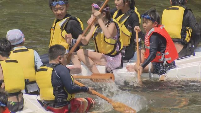 子どもたちが手作りいかだに挑戦　完成後は川遊び満喫　三重・熊野市
