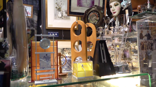 モノがあふれる時代になぜ？　“物々交換”の店に人が集まる理由　激レアなビンテージ服など約3万点が並ぶ　人生がちょっと楽しくなる不思議な空間