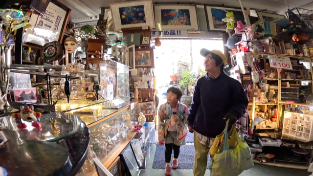 モノがあふれる時代になぜ？　“物々交換”の店に人が集まる理由　激レアなビンテージ服など約3万点が並ぶ　人生がちょっと楽しくなる不思議な空間