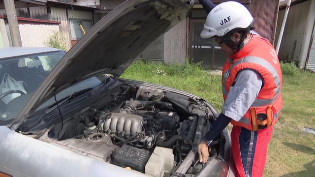 “酷暑日”車のトラブル増加　全員汗だく…故障車に対応　JAF岐阜支部に密着