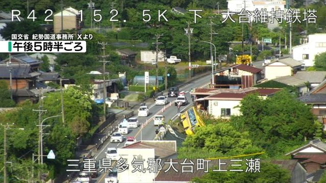 スクールバスが転落　生徒らは乗っておらず、運転していた男性が病院に搬送　三重･大台町