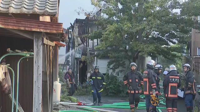 垂井町の住宅で火事　焼け跡から2人の遺体が見つかる