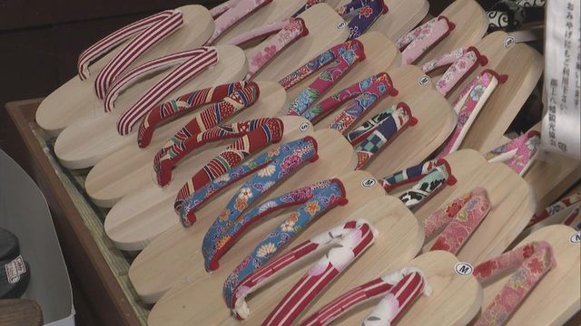 郡上おどり開幕前に 「踊り下駄」作り最盛期