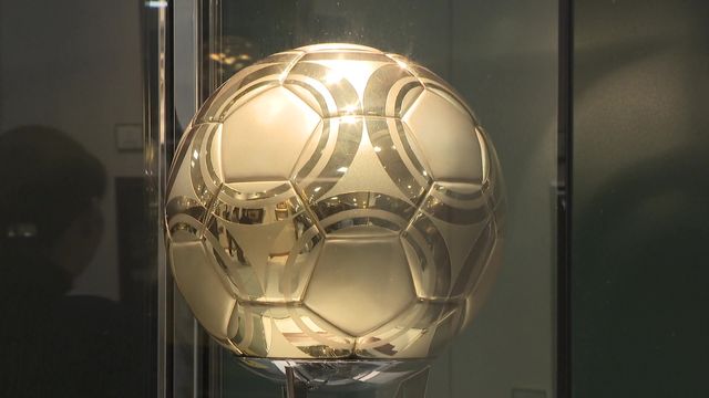 名古屋で「大黄金展」 “超プレミアム”ぴよりん誕生!金色ボディーのお値段は…