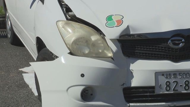 　「ハンドル操作誤った」体育館正面玄関に車突っ込む　77歳男性が運転　岐阜・山県市