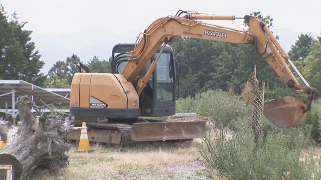 崩落する恐れのある盛り土 県が行政代執行で撤去作業を開始 三重・名張市