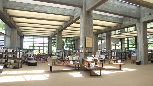 斬新！　“本離れ”に新サービス　カフェ？ホテル？実は図書館