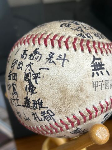 高校野球の優勝旗レプリカが松坂屋に初集結、“実は縁深い”選抜大会と名古屋の関係とは...貴重な戦前レプリカ旗も展示　
