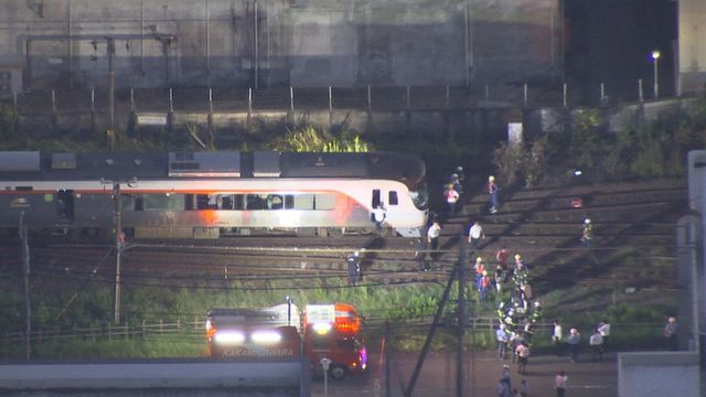 JR高山線の踏切上で特急列車と大型車両が衝突 乗客がけが 岐阜・各務原市(1日午後5時50分現在)