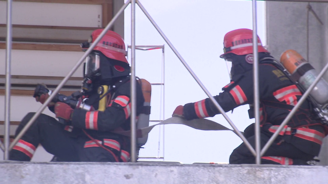 ためた“雨水”で防火服を洗い…深刻な水不足で消防にも影響 宇連ダムの“貯水率0.5%”で矢作川水系から緊急導水 渇水対策では初
