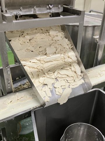 井村屋が“あずきの皮”や“生おから”などの食品ロスを原料化 肉まん・あんまんの生地などに活用 アップサイクルセンター設立で食品ロス削減を加速 「自社の食品ロスを自社の商品に」