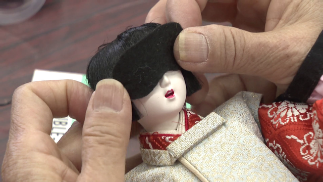 ひな人形にまつわる“迷信”の真相「婚期が遅れる」広まったワケとは？ ひな人形はいつ出すのがいい？ 人気は「3段飾り」