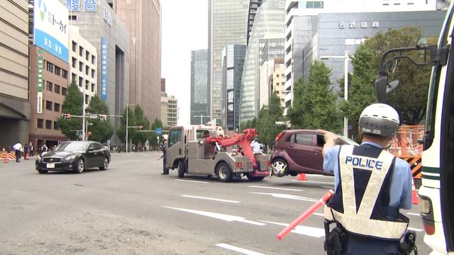 【速報】名鉄バスセンター近くの交差点で軽乗用車が歩行者3人をはねる事故 71歳の軽乗用車の運転手を逮捕 2人が意識不明