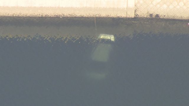 乗用車が海に転落　男性が救助されるも意識なし　三重・四日市市の富田港　乗用車は前進しながら転落か