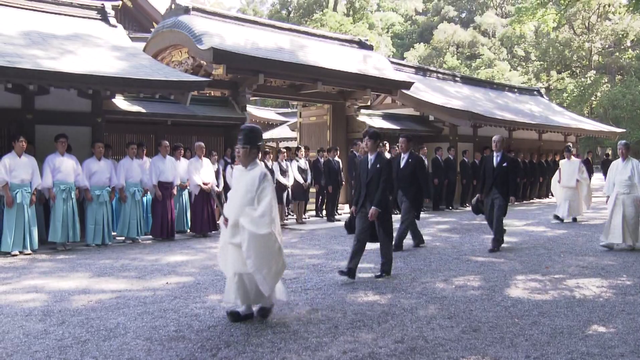 悠仁さま、地元の歓迎に笑顔!伊勢神宮参拝で成年のご報告、おはらい町は“特別な一杯”で祝福ムード