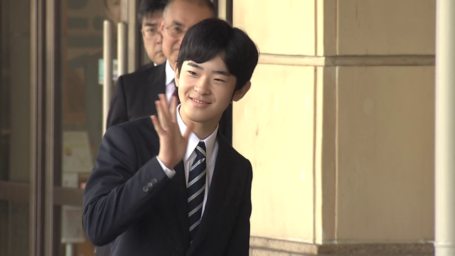 悠仁さま、地元の歓迎に笑顔!伊勢神宮参拝で成年のご報告、おはらい町は“特別な一杯”で祝福ムード
