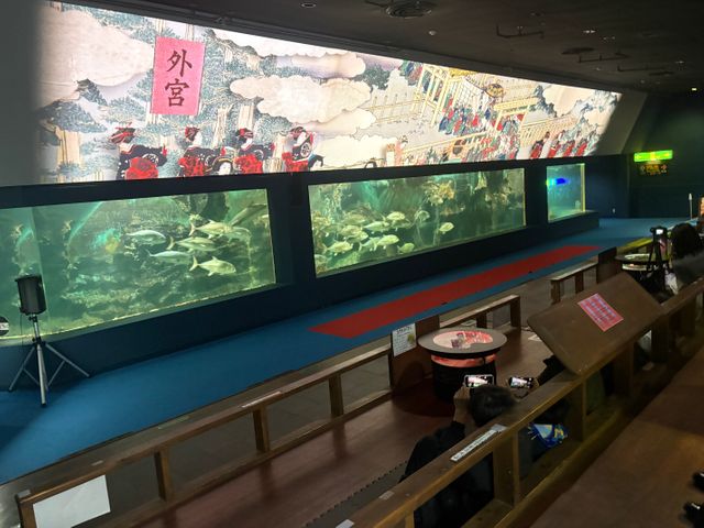 泳ぐ魚とデジタルアートが融合！大水槽で“伊勢参りの旅”を映像で体感、伊勢シーパラダイスで新展示スタート＜水槽展示の映像を一部公開＞