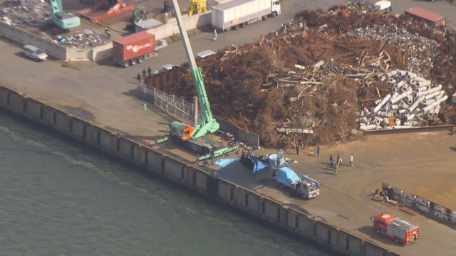 海中から引き揚げた車に遺体　年齢・性別不明　警察は身元の確認急ぐ　愛知県警