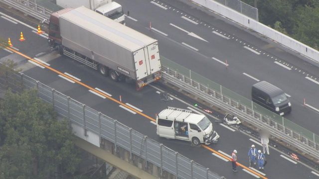 中央道で車3台が絡む事故 一時通行止めに 3人が病院に搬送、命に別条はなし 岐阜・多治見市