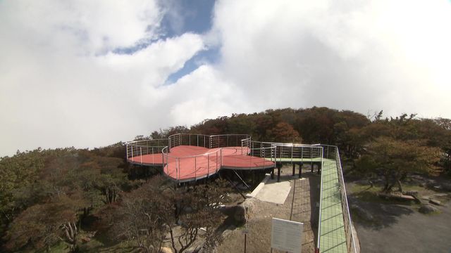 紅葉シーズン前に絶景テラス登場　三重・菰野町「御在所ロープウエイ」