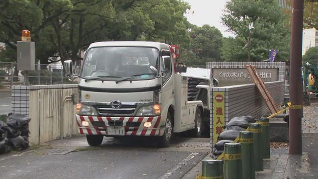 水没車両の搬出作業始まる　浸水被害の地下駐車場　作業完了のめどは立っておらず　三重・四日市市