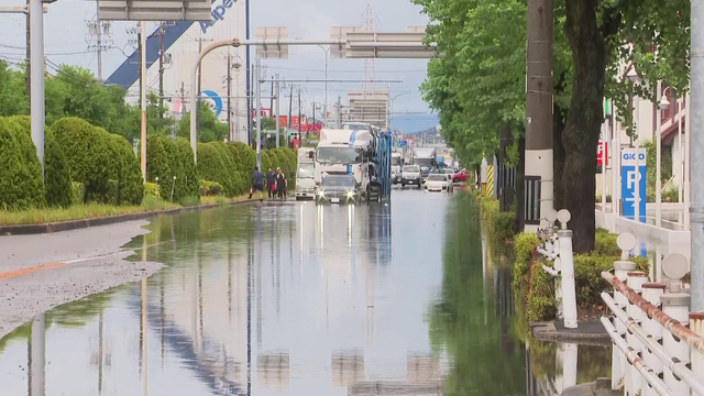 【台風15号】東海でも大雨被害 愛知・岡崎市では広範囲に冠水 床下浸水やトラックが立ち往生する事態に