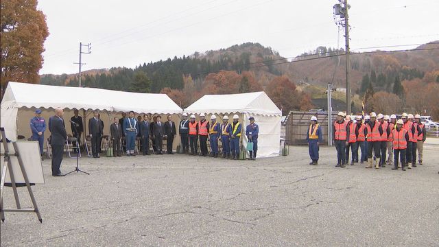 本格的な冬到来の前に除雪車など特殊車両の出発式 2026年4月までの半年間大雪に備える 岐阜・飛騨市